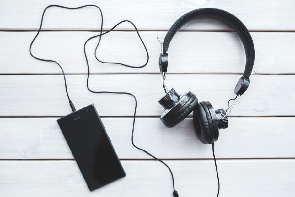 How Can I Cut the Cord and Still Watch Local Channels, Live Sports, and News?